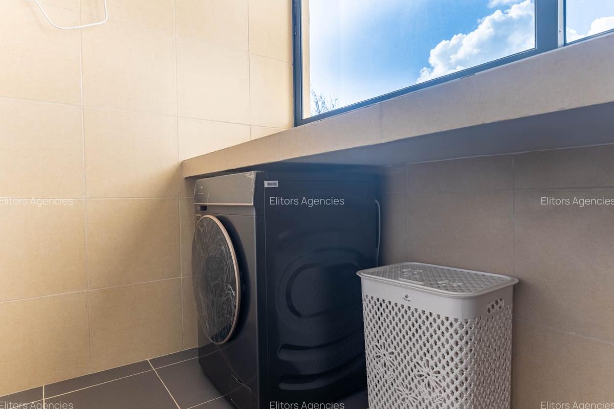 Serviced 2 Bed Apartment with En Suite at Brookside Drive - 18