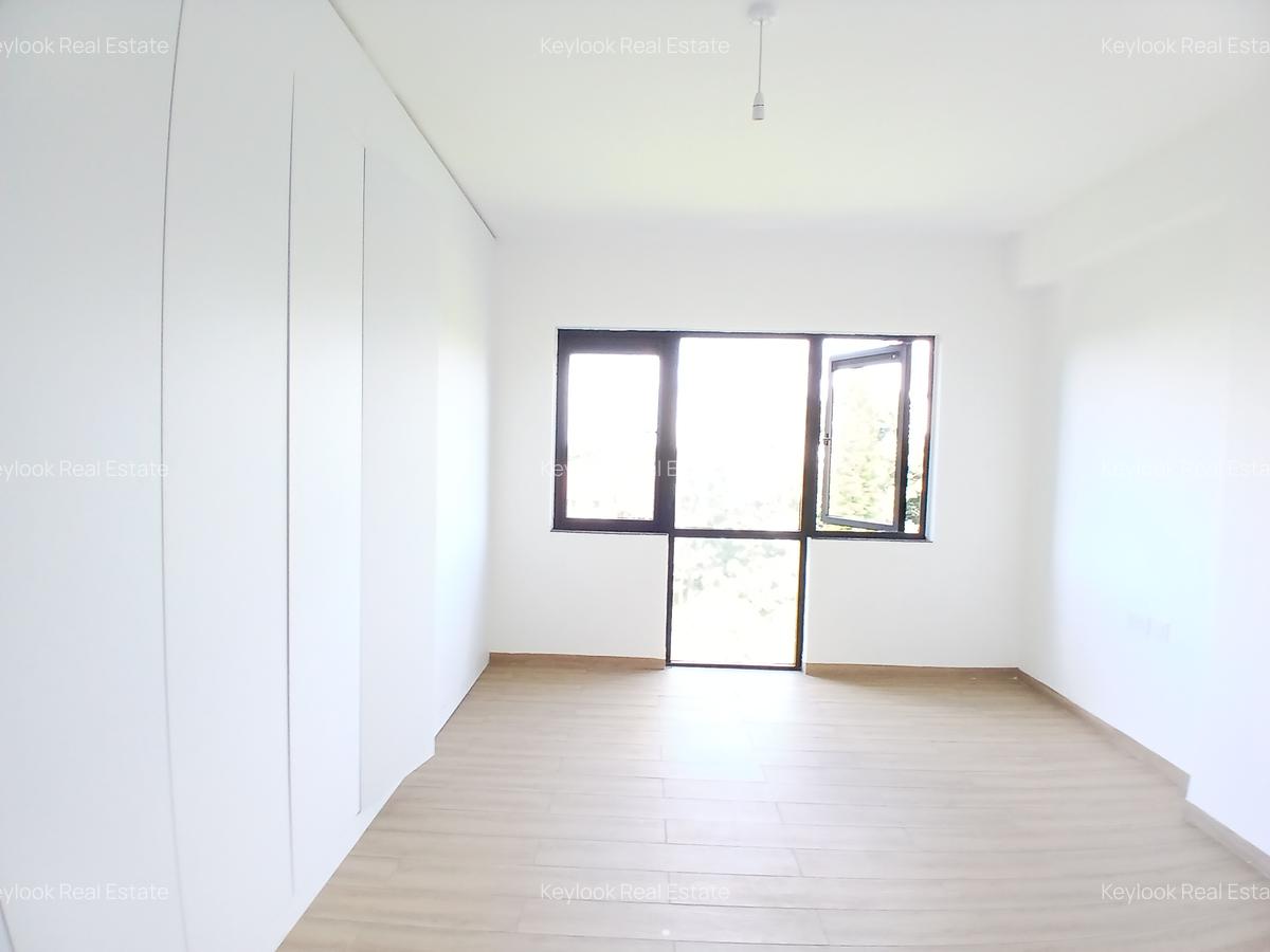 3 Bed Apartment with En Suite at Lavington - 14