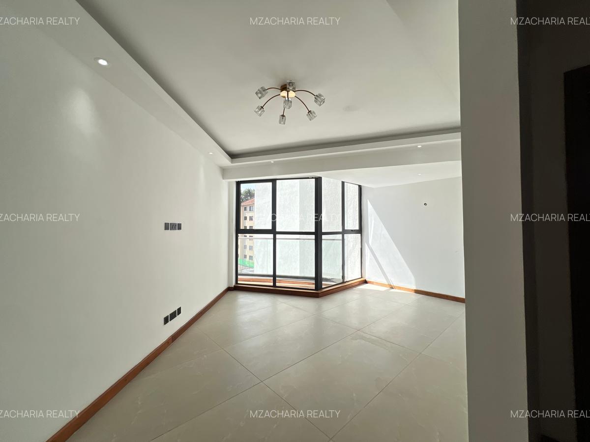 3 Bed Apartment with En Suite in Riverside - 16