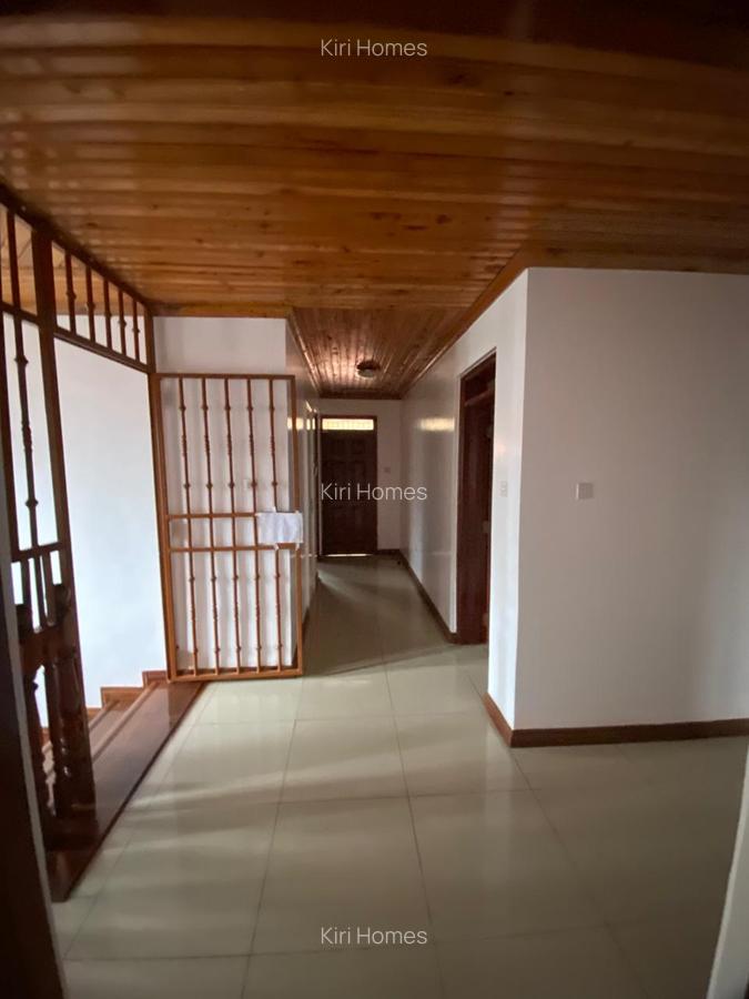 5 Bed Townhouse with En Suite in Nyari - 4