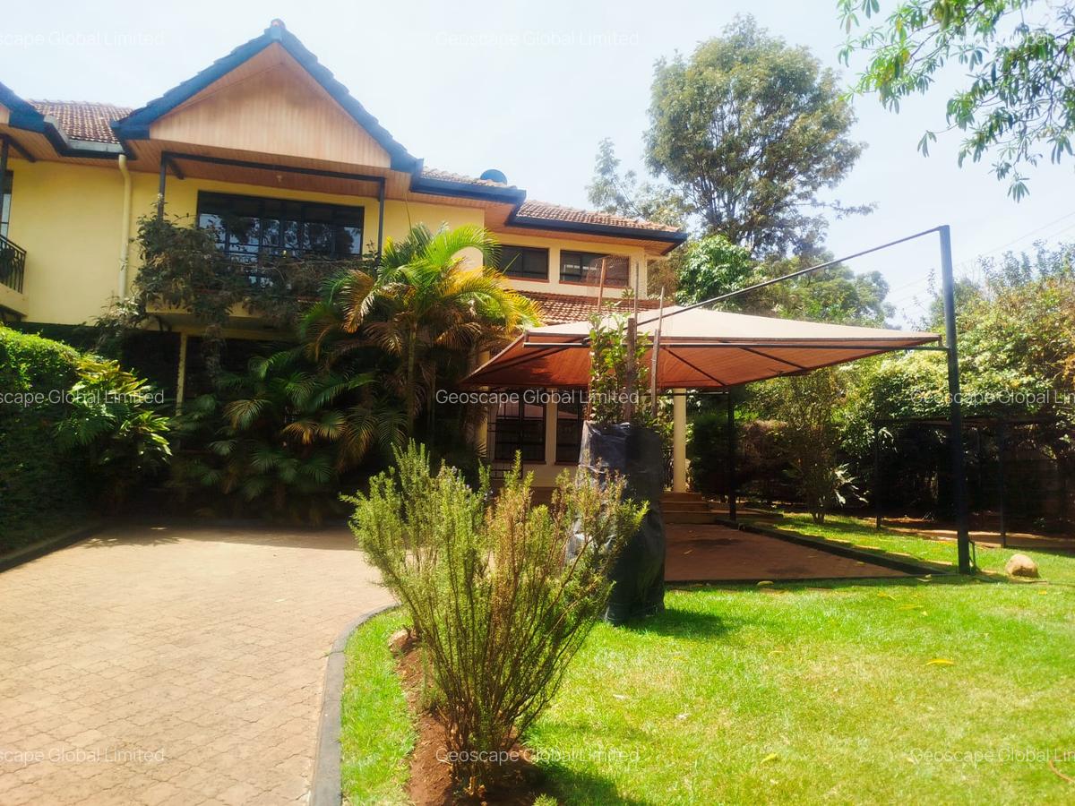 4 Bed House with En Suite in Lavington - 12