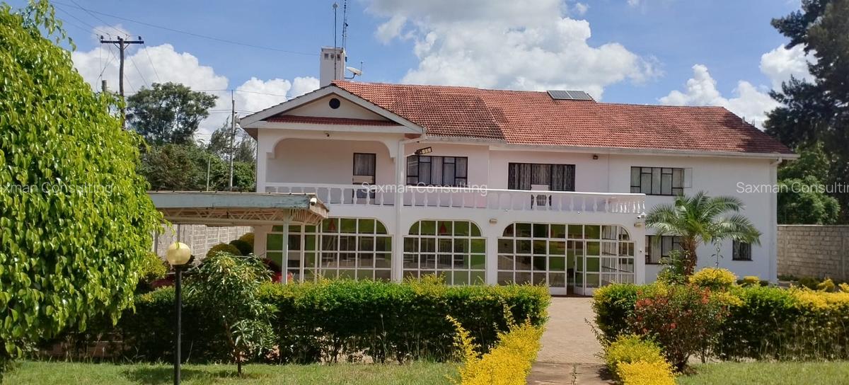 Commercial Property with Service Charge Included in Runda - 3