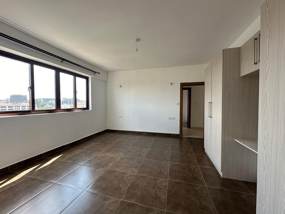 Serviced 2 Bed Apartment with En Suite in Westlands Area - 4