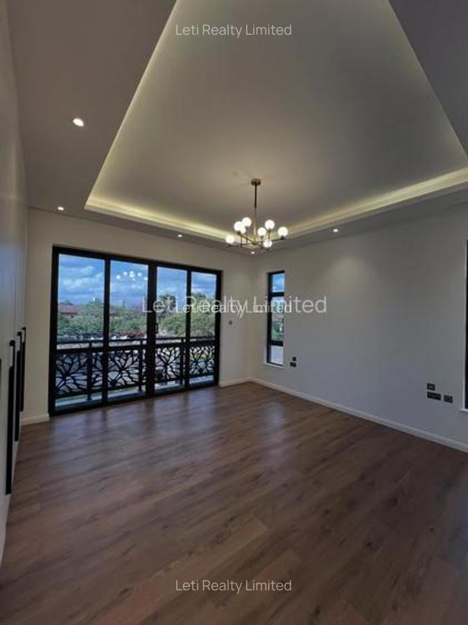 5 Bed Villa with En Suite in Lavington - 7