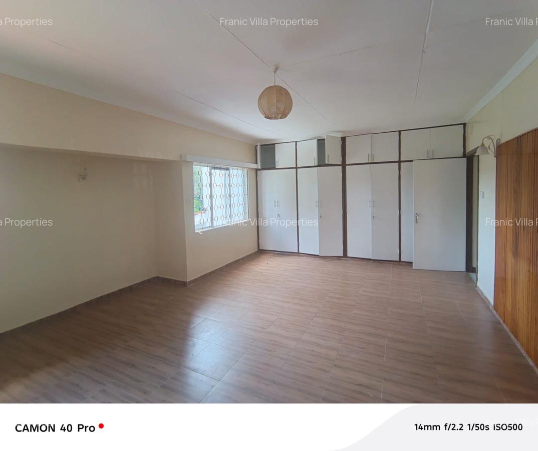 5 Bed House with En Suite in Loresho - 4