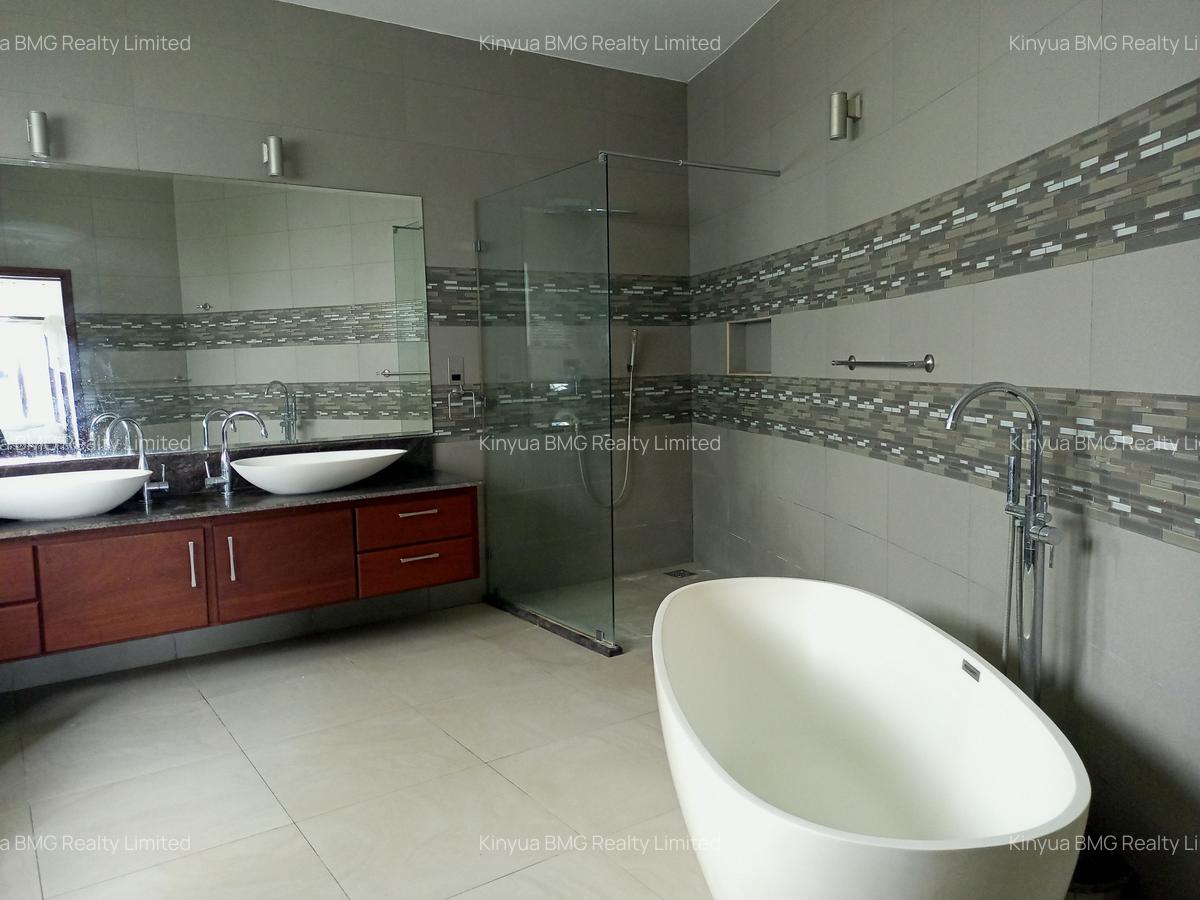 Serviced 3 Bed Apartment with En Suite in Nyali Area - 6