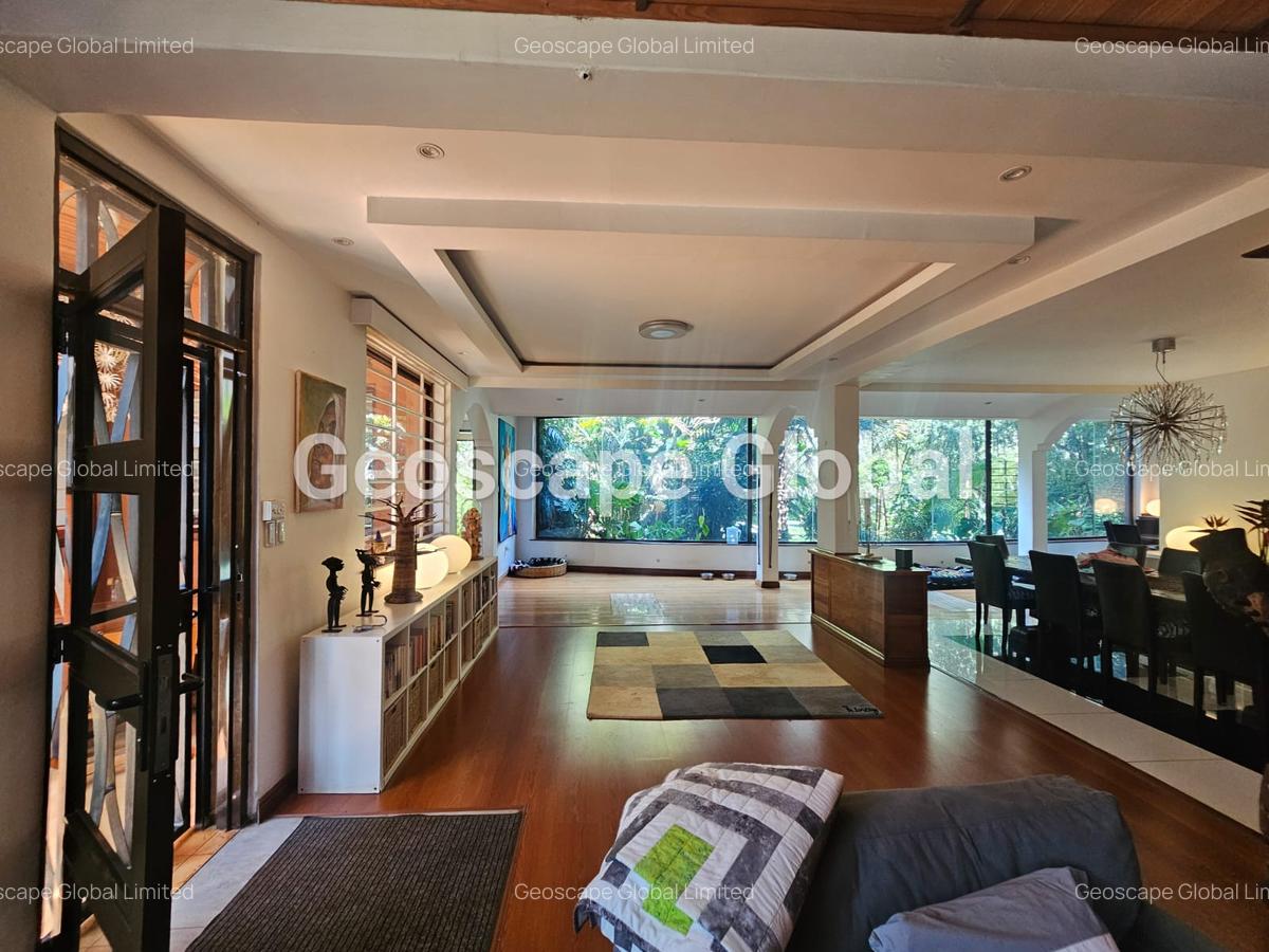 5 Bed House with En Suite in Runda - 10