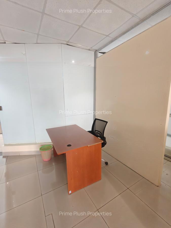 900 ft² Office with Parking in Parklands - 6