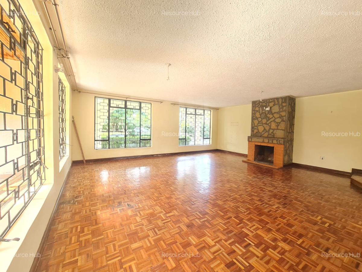 6 Bed House with En Suite at Hardy Area - 8