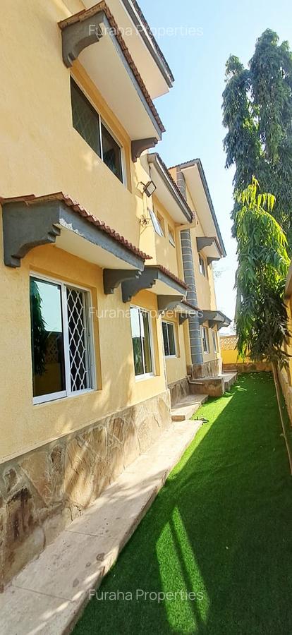 8 Bed House in Nyali Area - 1
