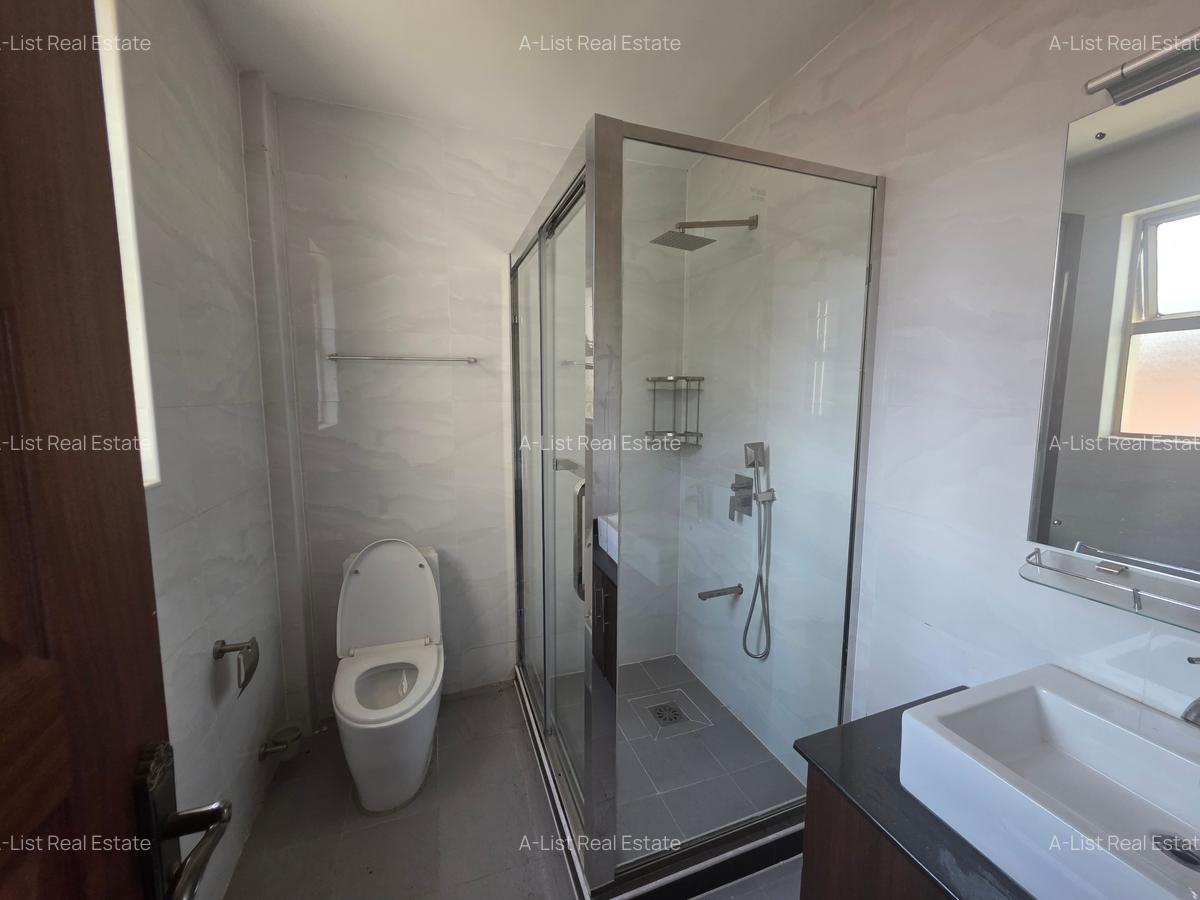 5 Bed Villa with En Suite at Chalbi Road - 17