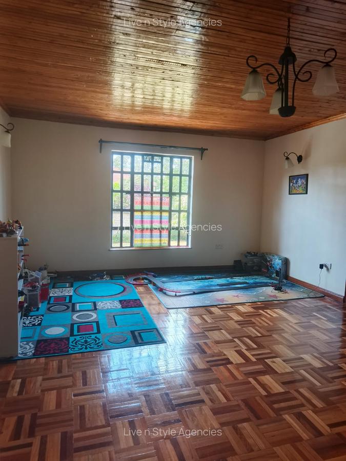 5 Bed House with En Suite in Runda - 8