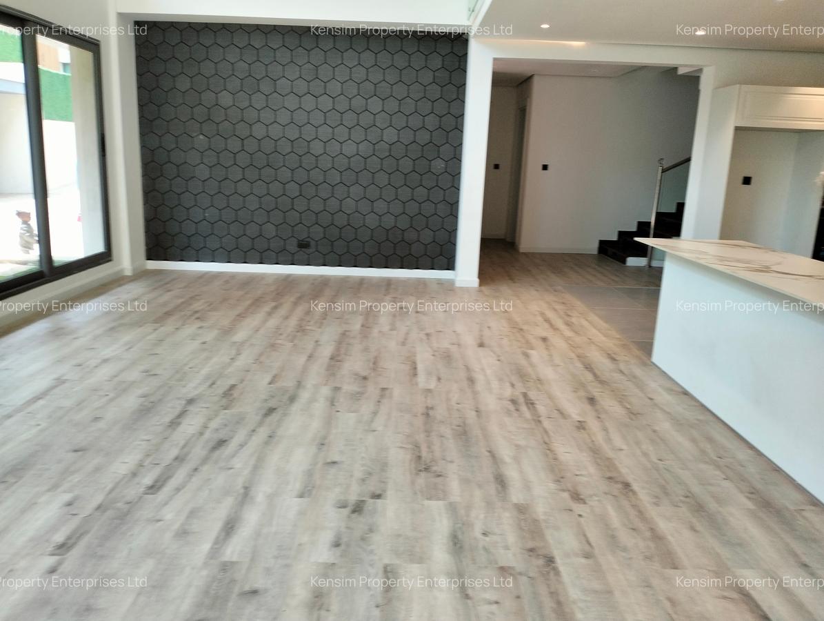 5 Bed Townhouse with En Suite in Lavington - 7