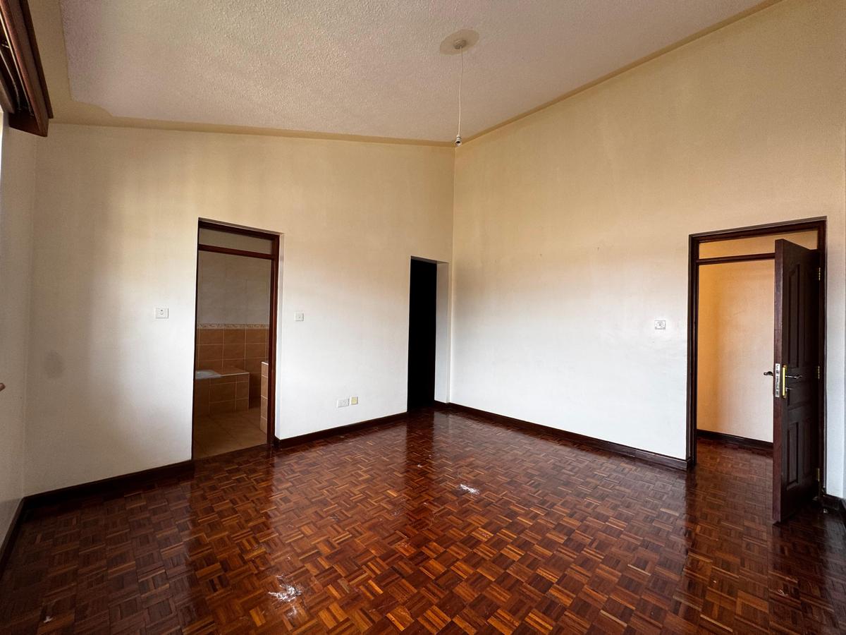 3 Bed Apartment with En Suite in General Mathenge - 9
