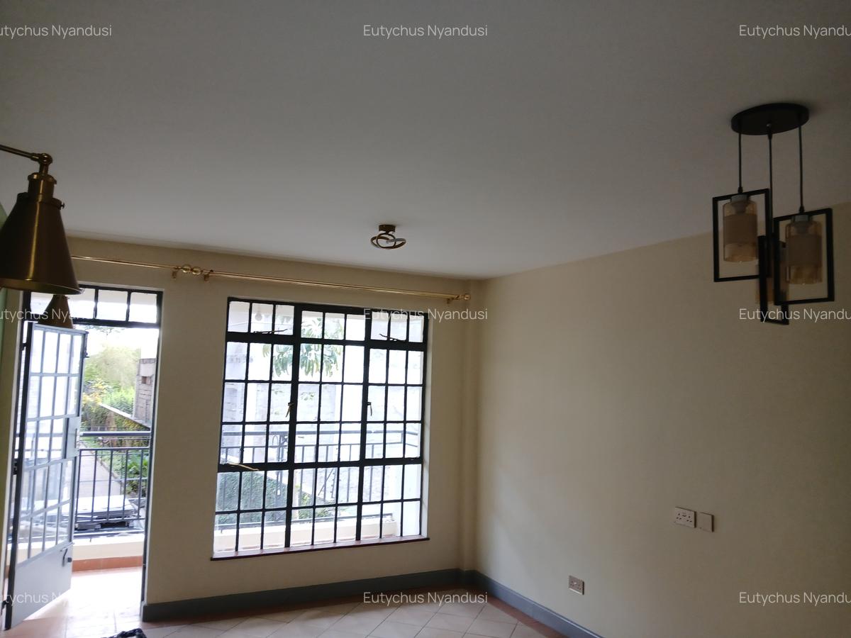 Serviced 2 Bed Apartment with En Suite at Amara Lane - 8