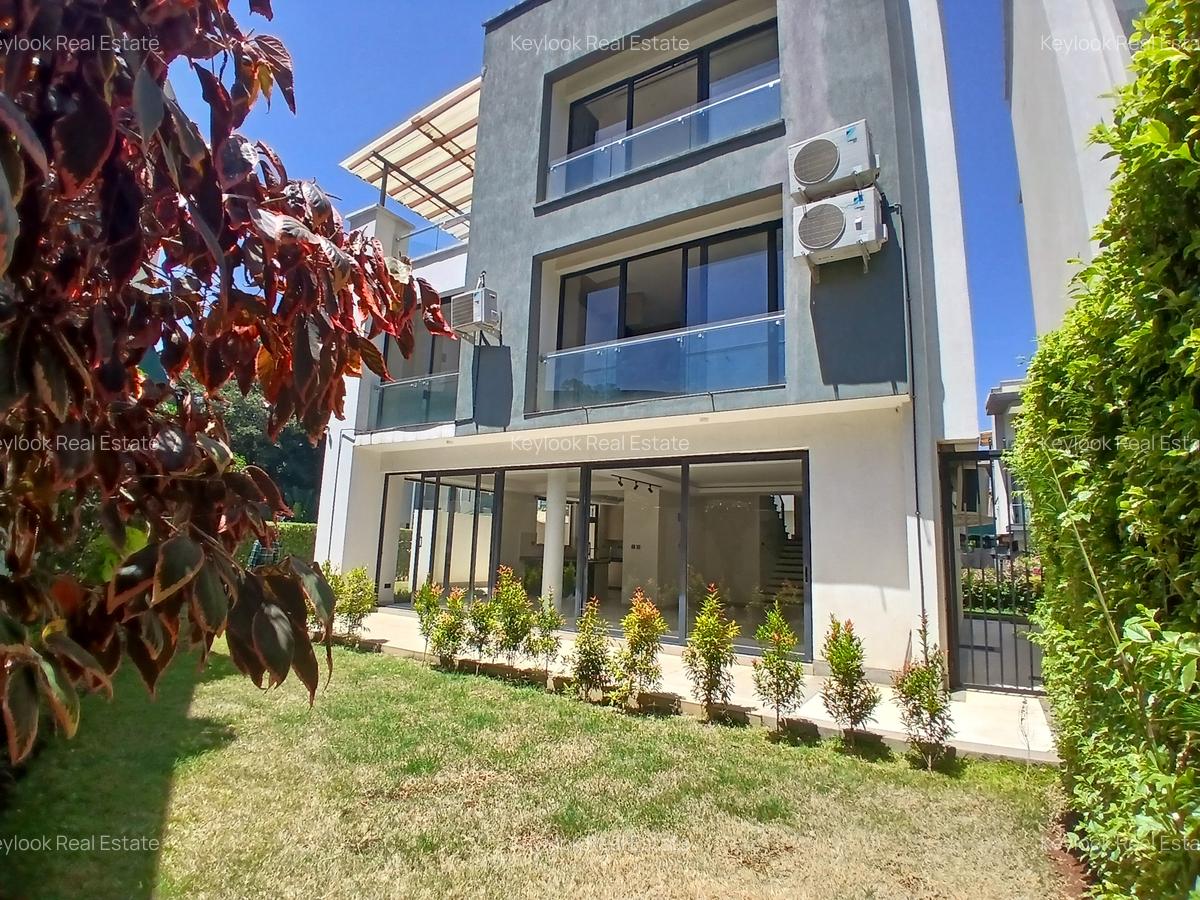 4 Bed Townhouse with En Suite at Lavington Green - 17
