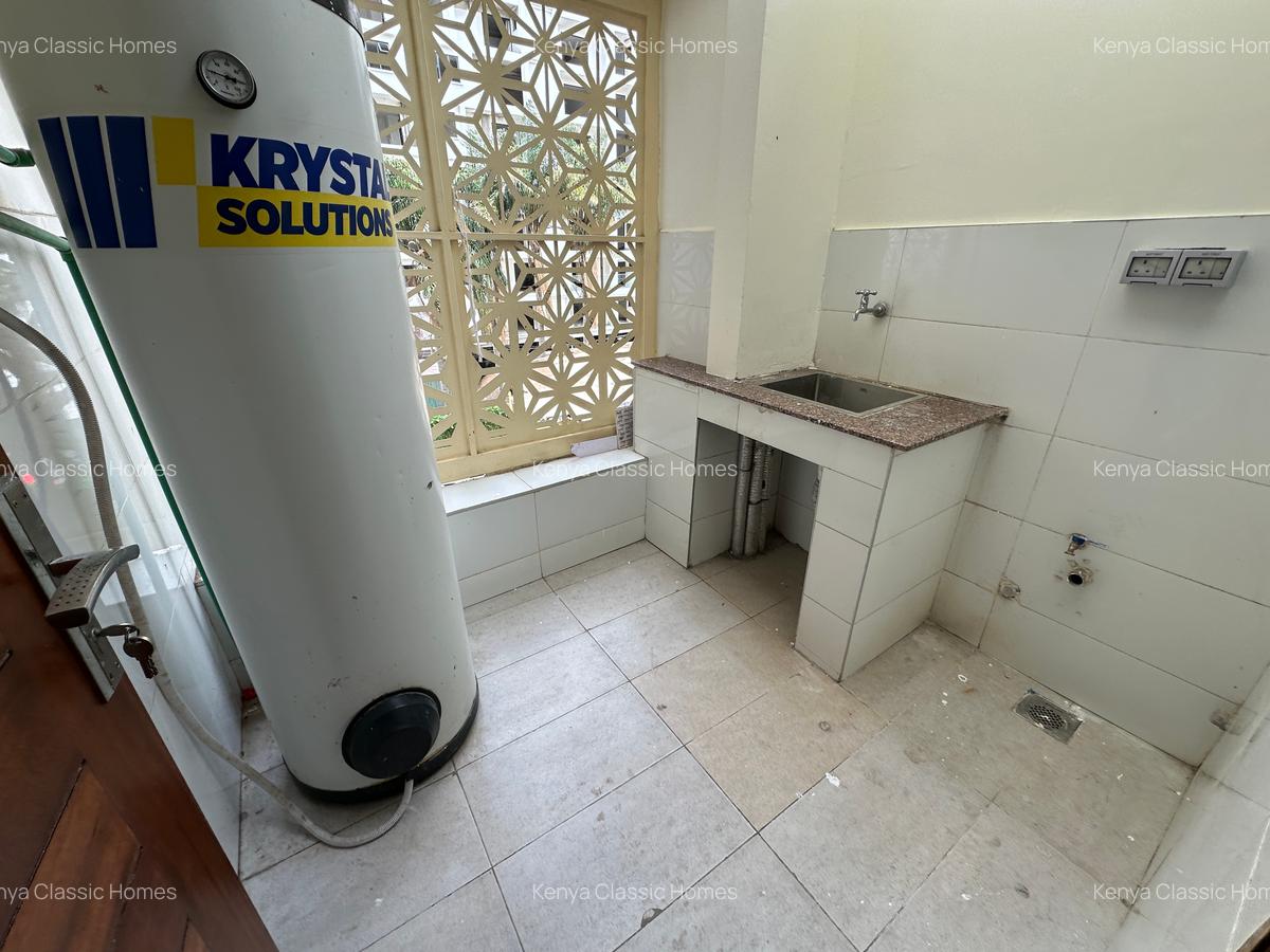 5 Bed Apartment with En Suite at Kilimani - 5