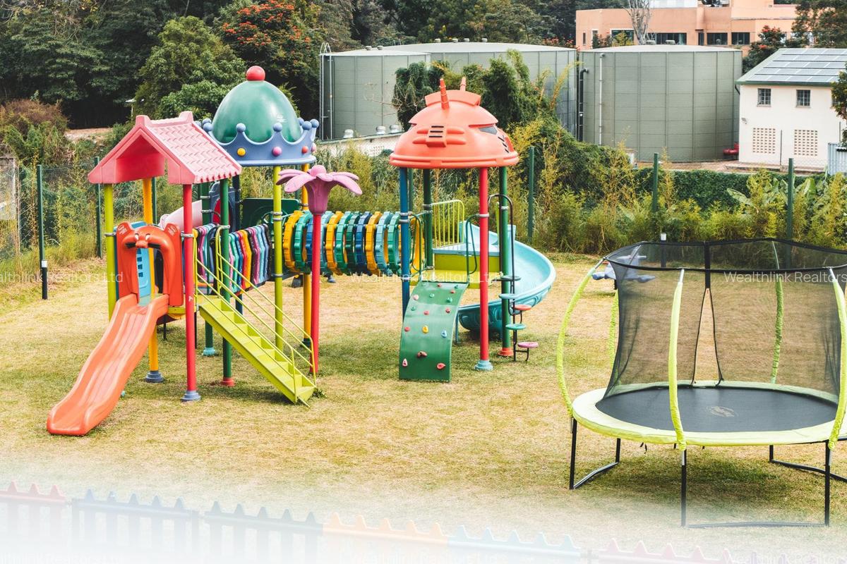 4 Bed Townhouse with En Suite at Two Rivers - 14