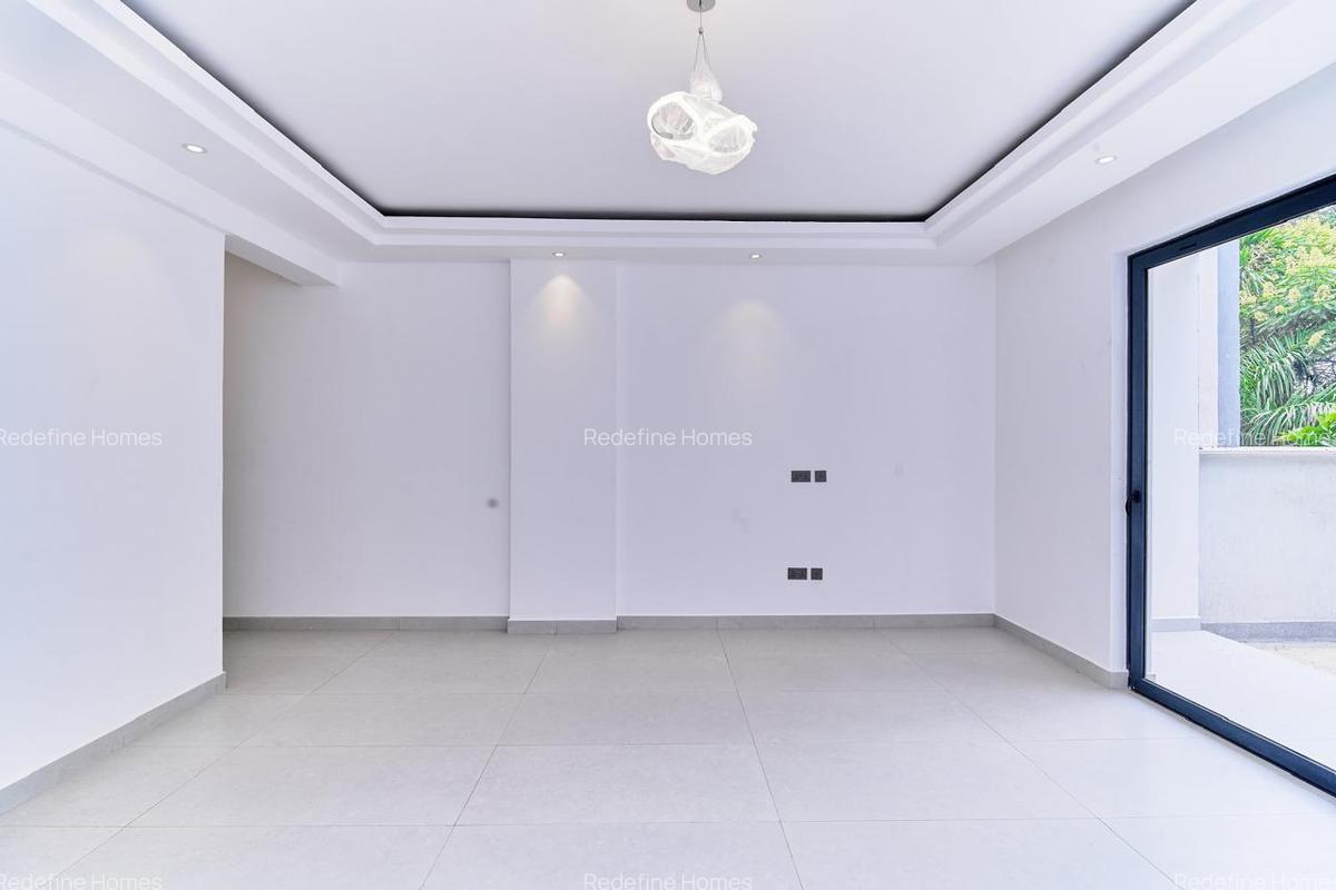2 Bed Apartment with Gym in Brookside - 7
