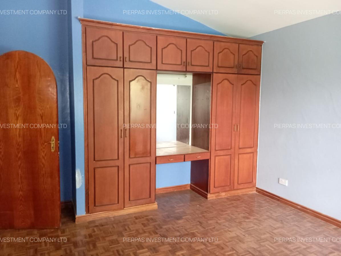 5 Bed Townhouse with En Suite in Riverside - 3