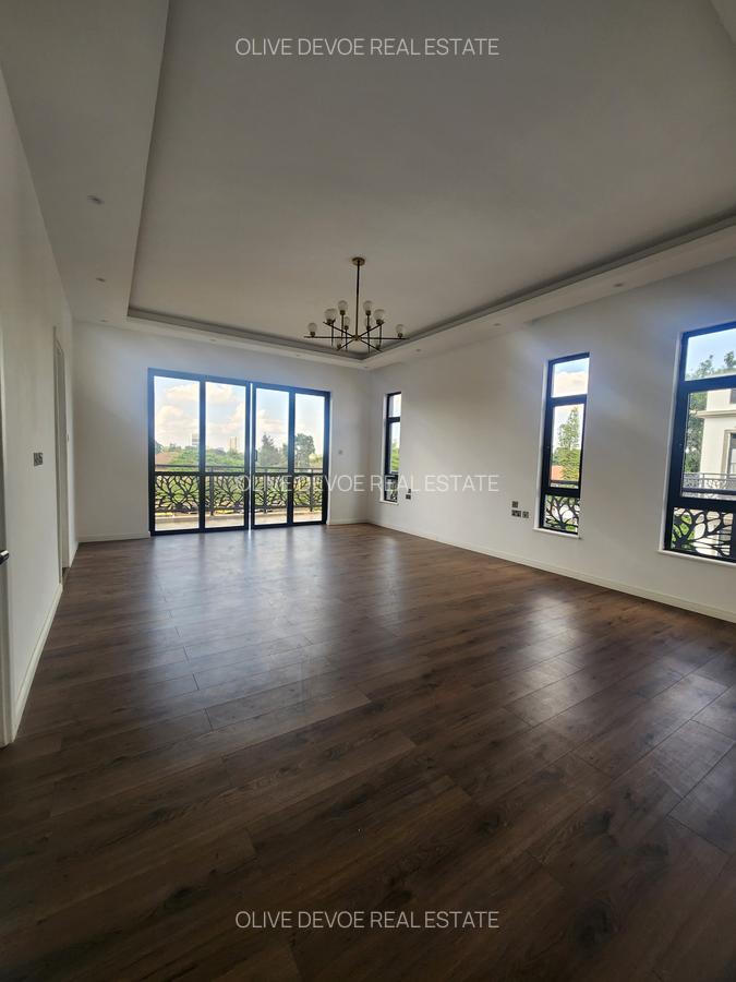 5 Bed Villa with En Suite in Lavington - 15