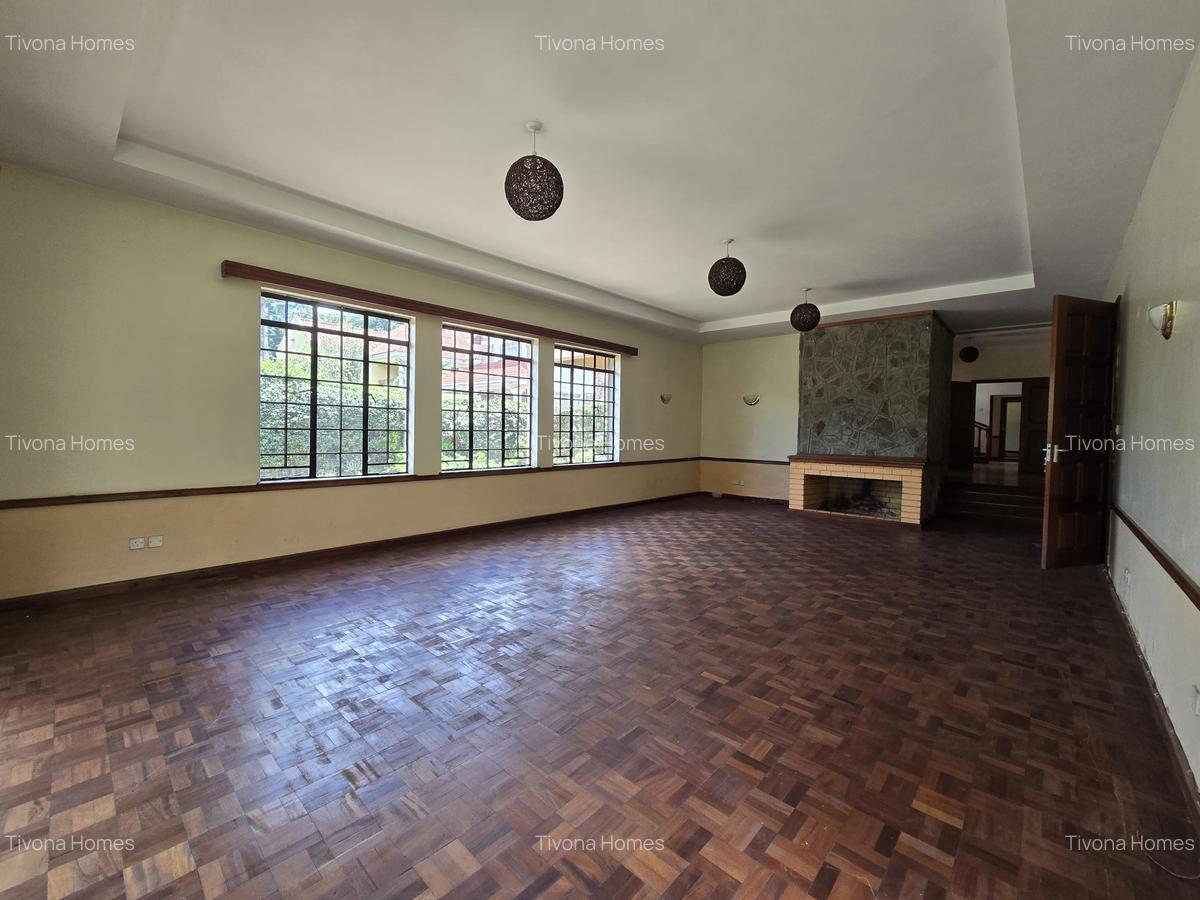 5 Bed House with En Suite in Runda - 14