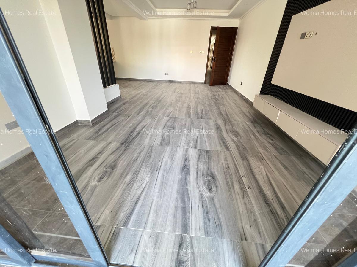 1 Bed Apartment with En Suite at Brookside - 5