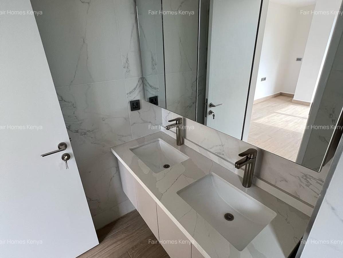 3 Bed Apartment with En Suite at Riverside Drive - 8