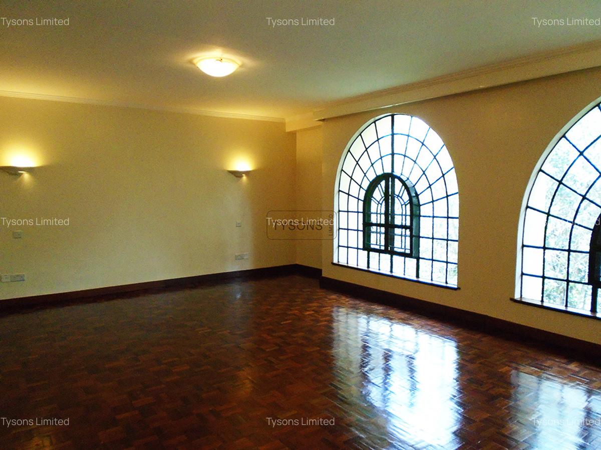 3 Bed Apartment with En Suite in Westlands Area - 3