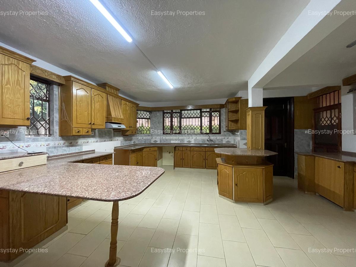 5 Bed House with En Suite in Runda - 15