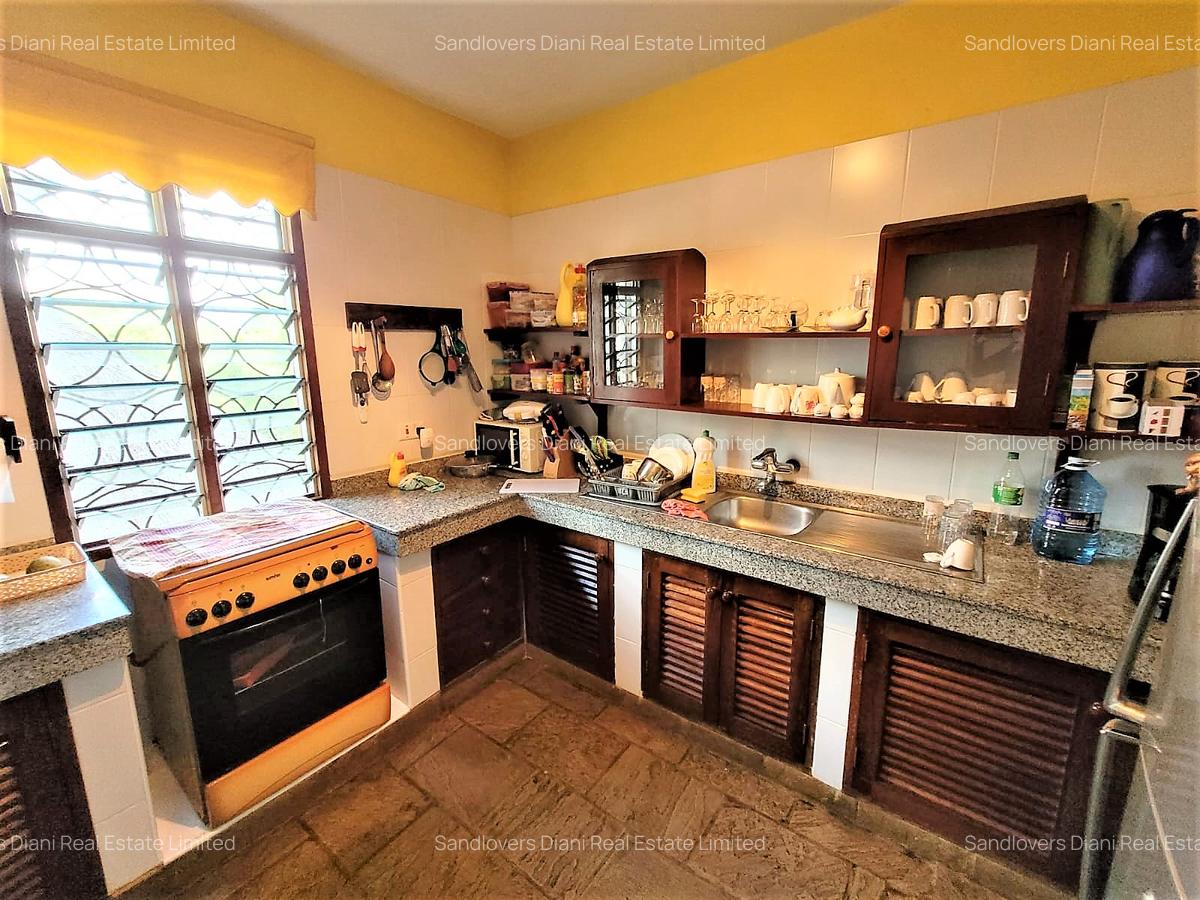 Furnished 2 Bed Apartment with Swimming Pool in Diani - 5