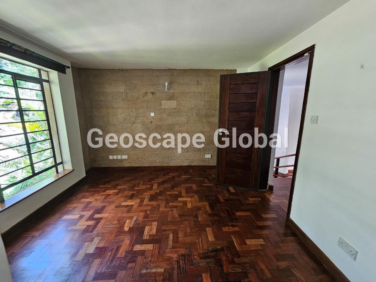 5 Bed House with En Suite in Kitisuru - 9
