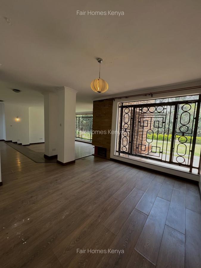 5 Bed Townhouse with En Suite at Lavington Green - 3