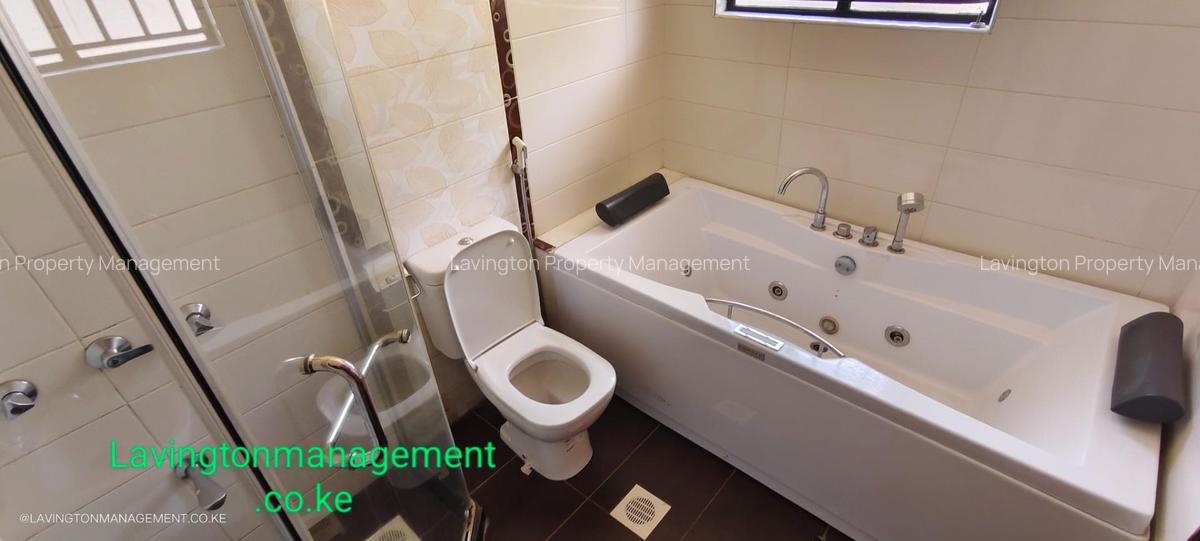 4 Bed House with En Suite at Lavington Green - 11