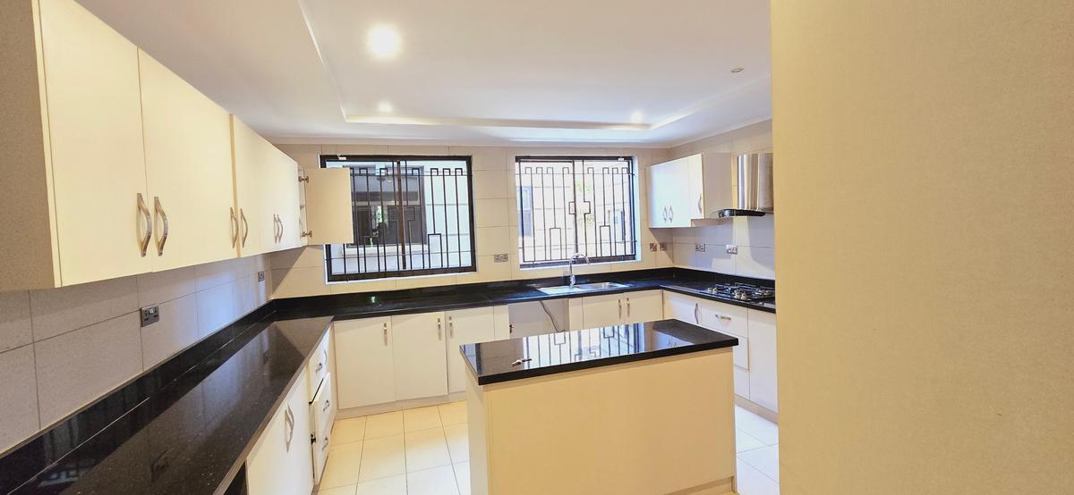 5 Bed Villa with Staff Quarters at Mzima Springs - 12