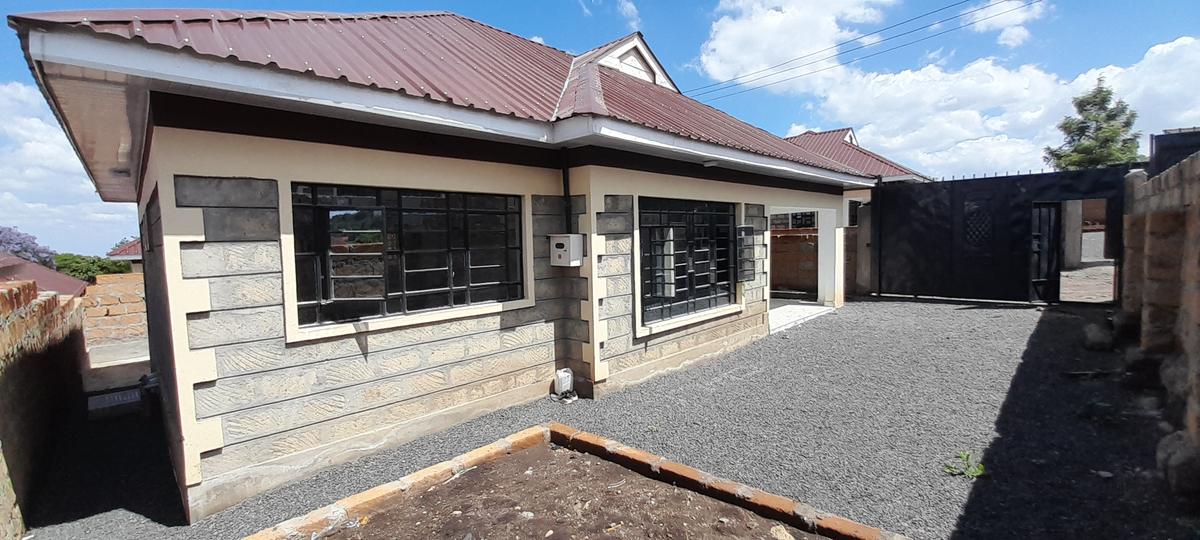 3 Bed House with En Suite at Rimpa - 3