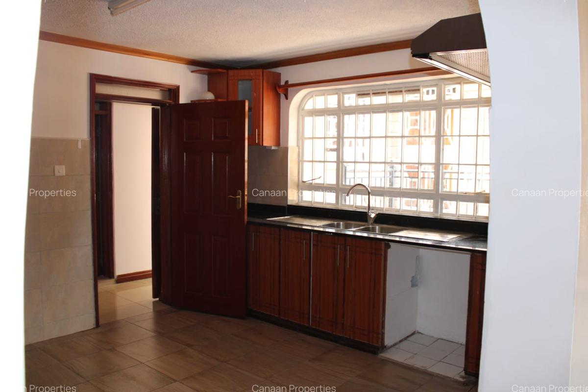 4 Bed Townhouse with Garden in Nyari - 4