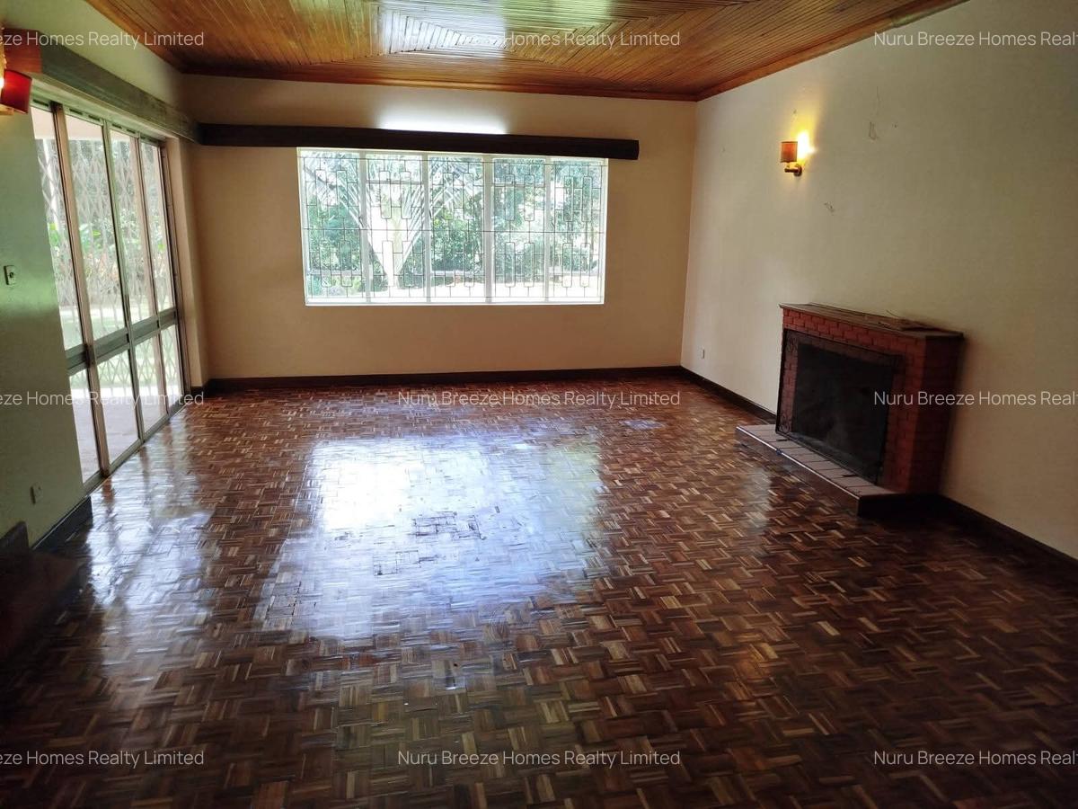 4 Bed House with En Suite in Runda - 2