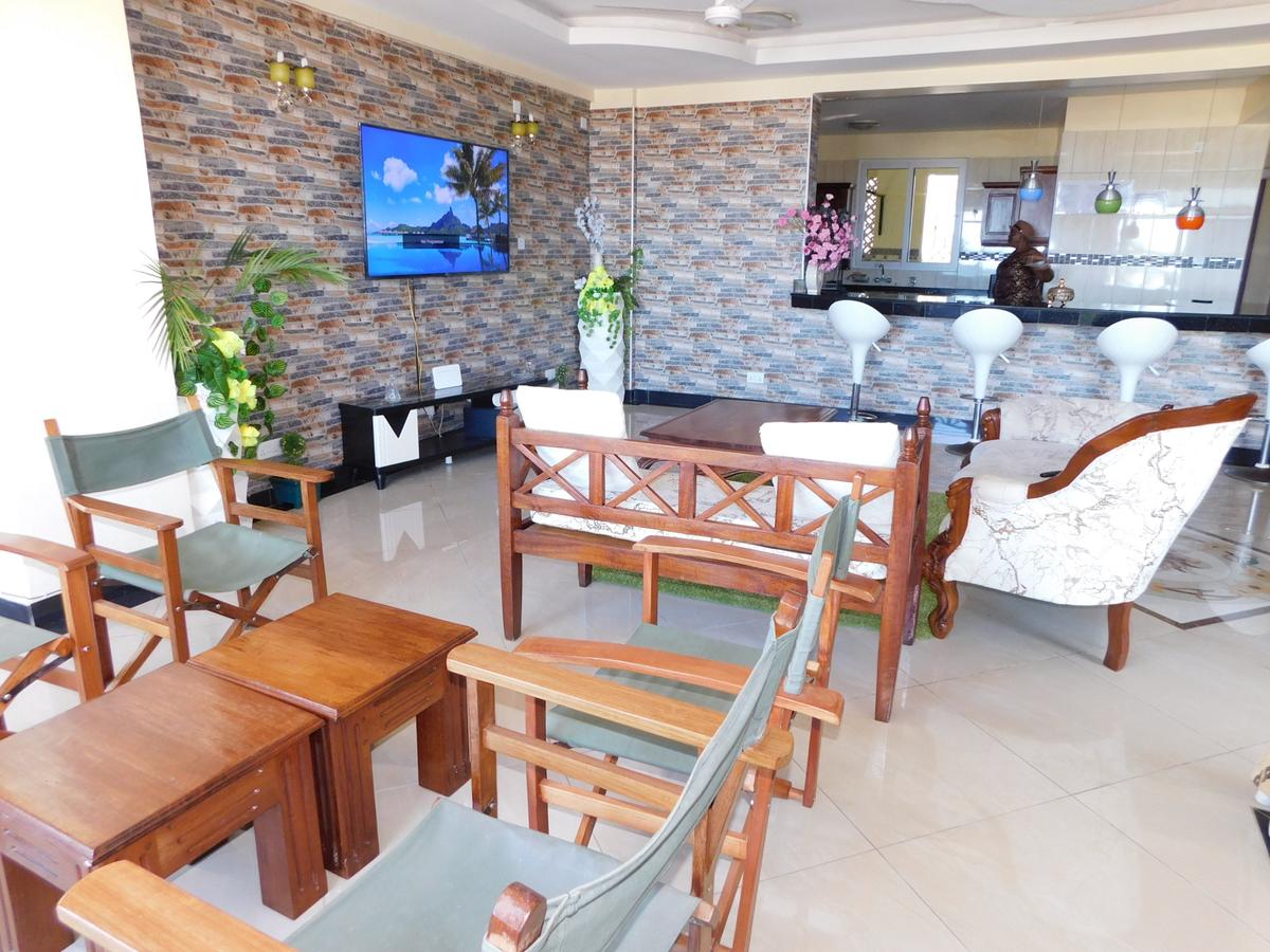 Serviced 3 Bed Apartment with En Suite in Nyali Area - 20