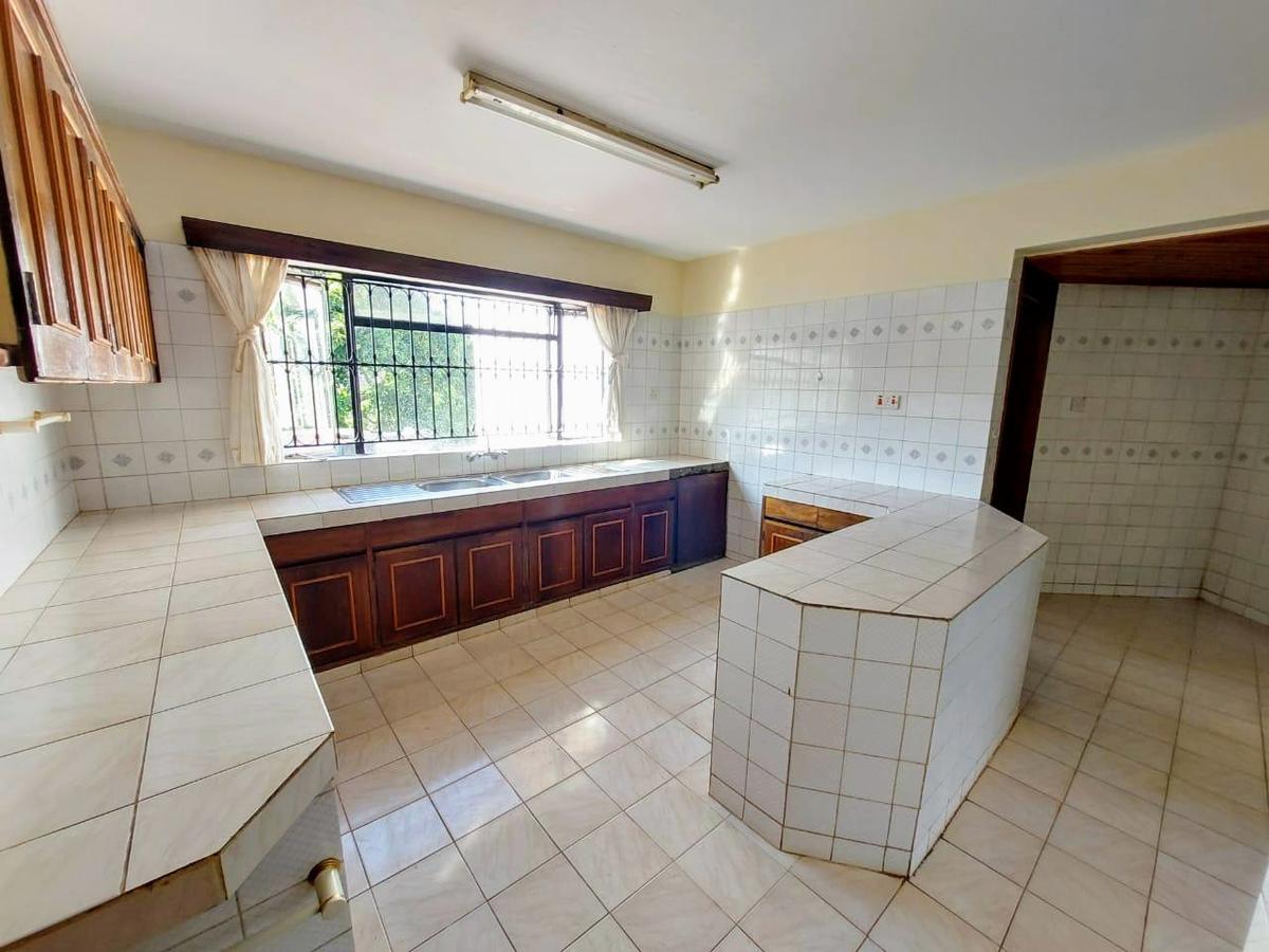 4 Bed House with En Suite in Runda - 6