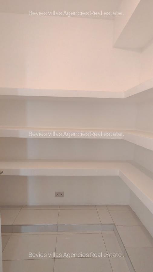 4 Bed Apartment with En Suite at Parklands - 8
