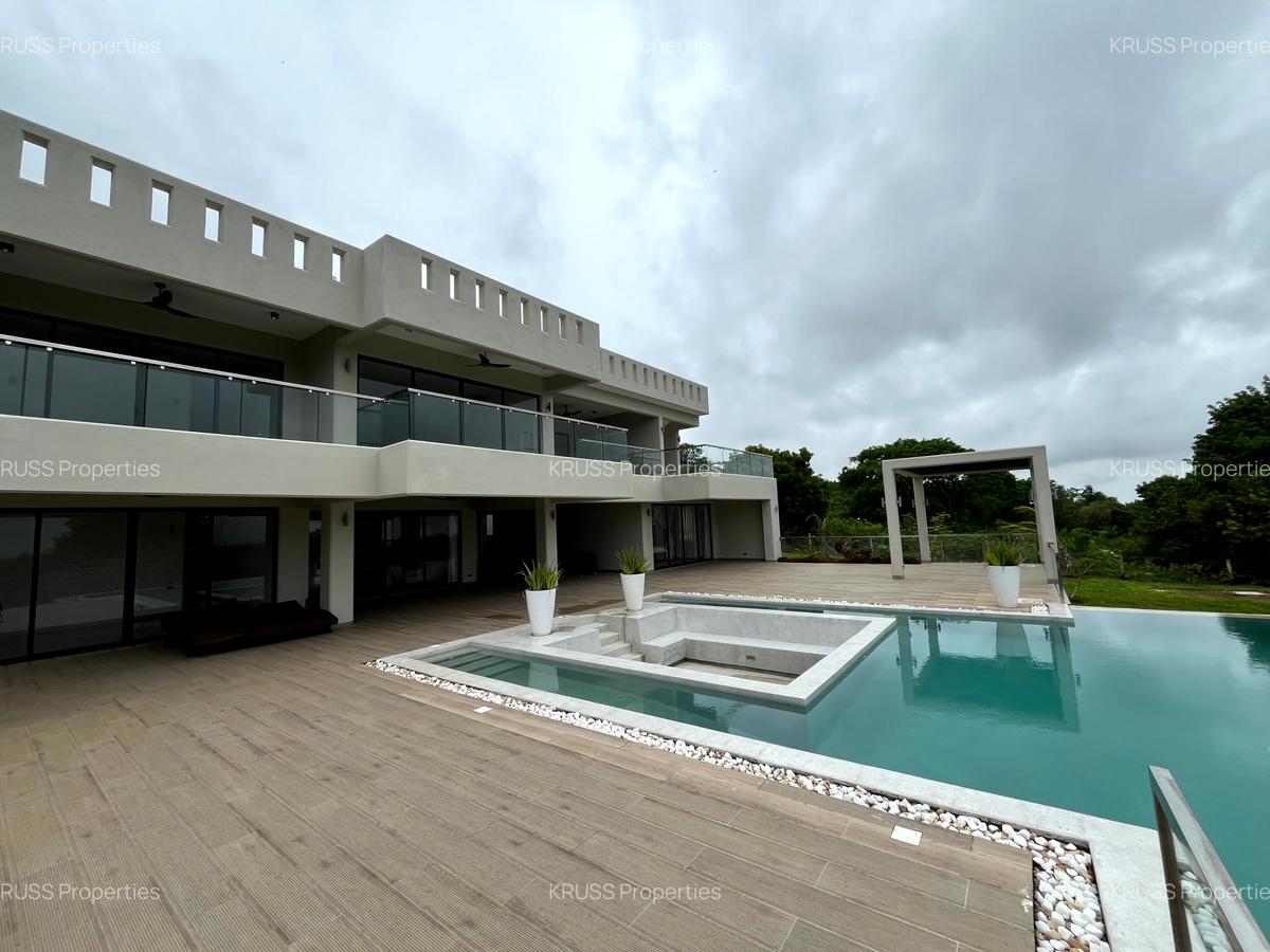 4 Bed House with En Suite at Hs84 - 9