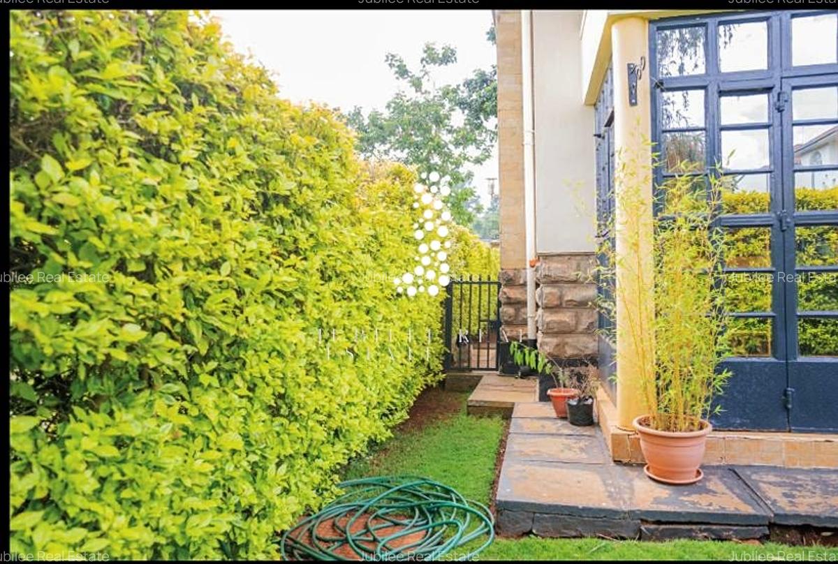 4 Bed Townhouse with En Suite in Loresho - 11