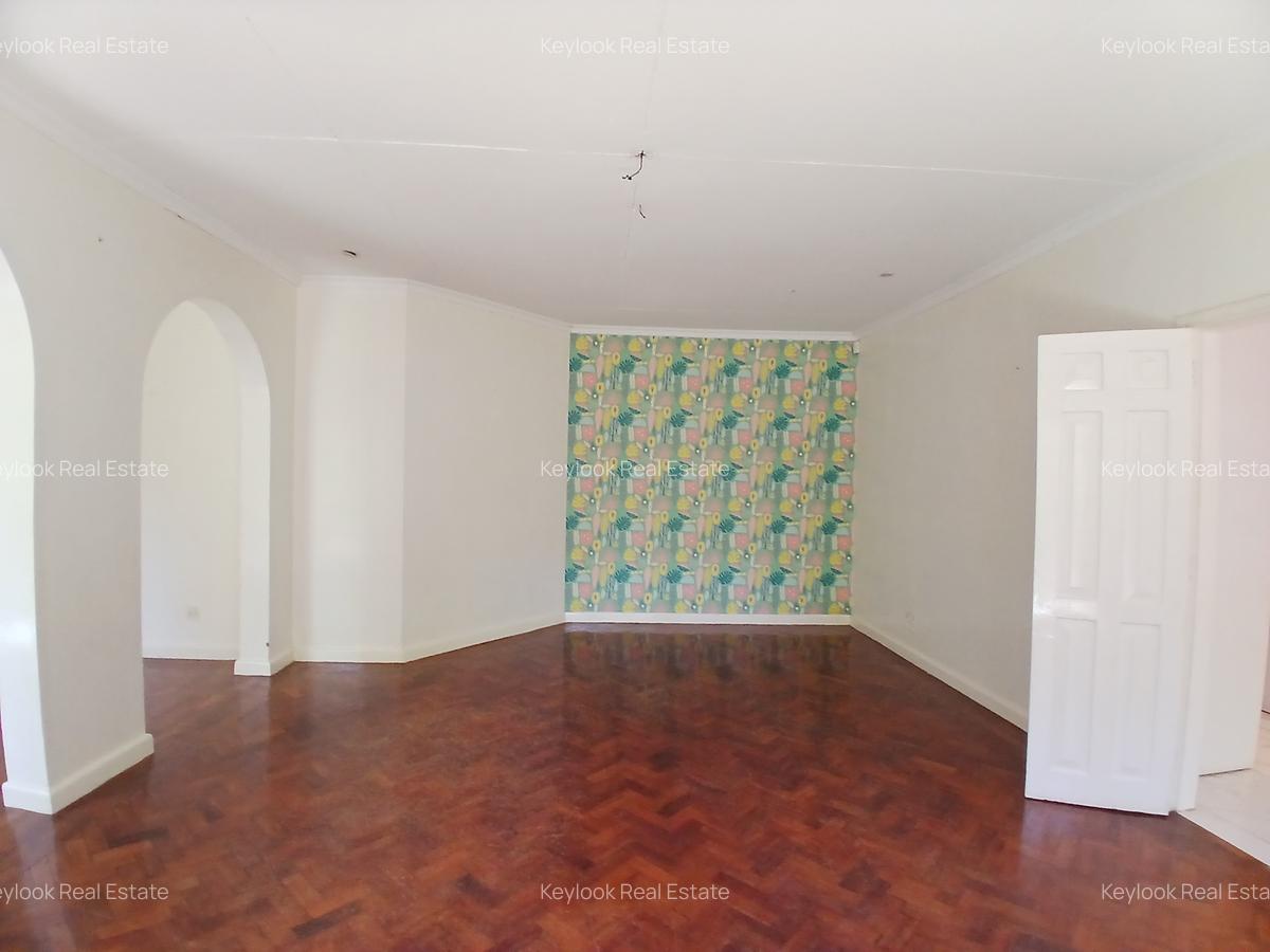 4 Bed House with En Suite at Lavington Green - 17