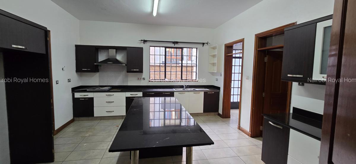5 Bed Townhouse with En Suite at Lavington Green - 6