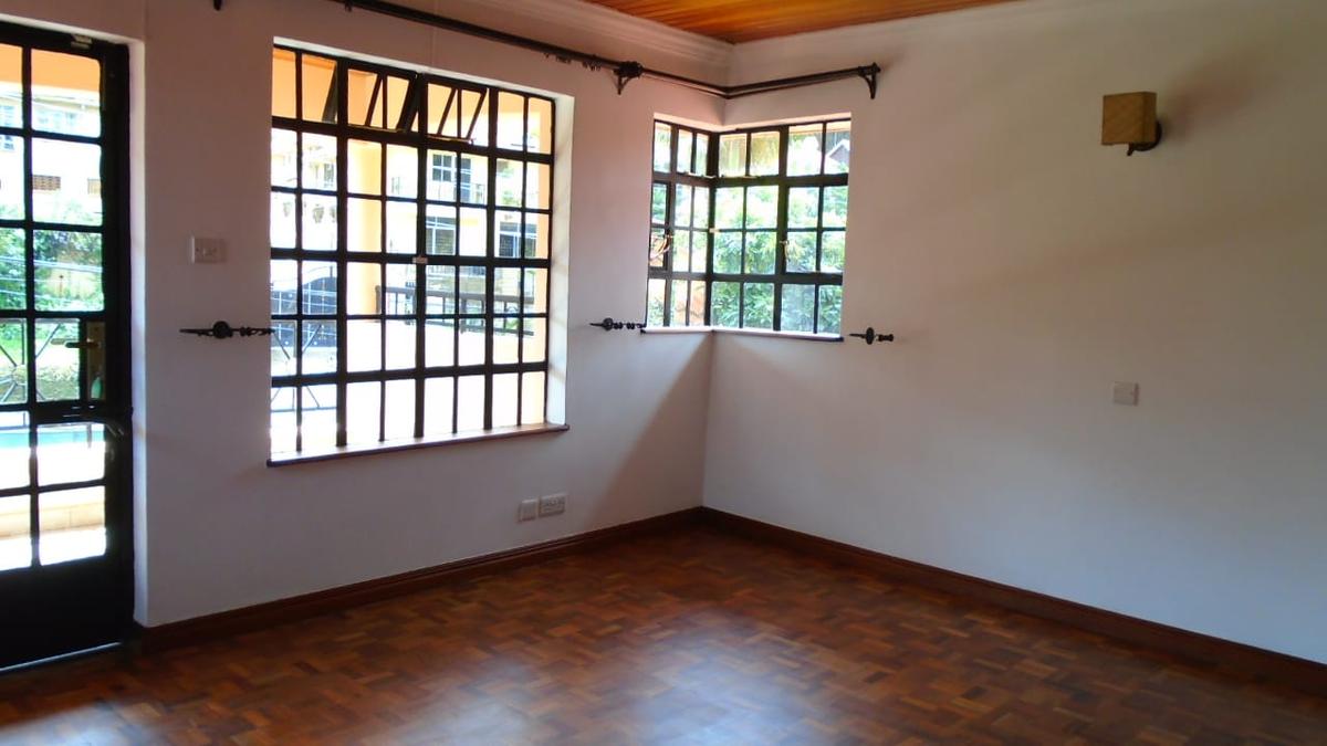 5 Bed Townhouse with En Suite in Lavington - 11