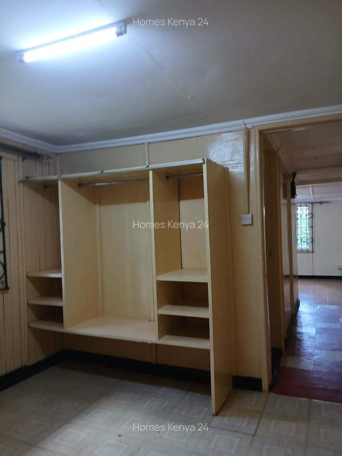 3 Bed House in Kiambu Road - 14