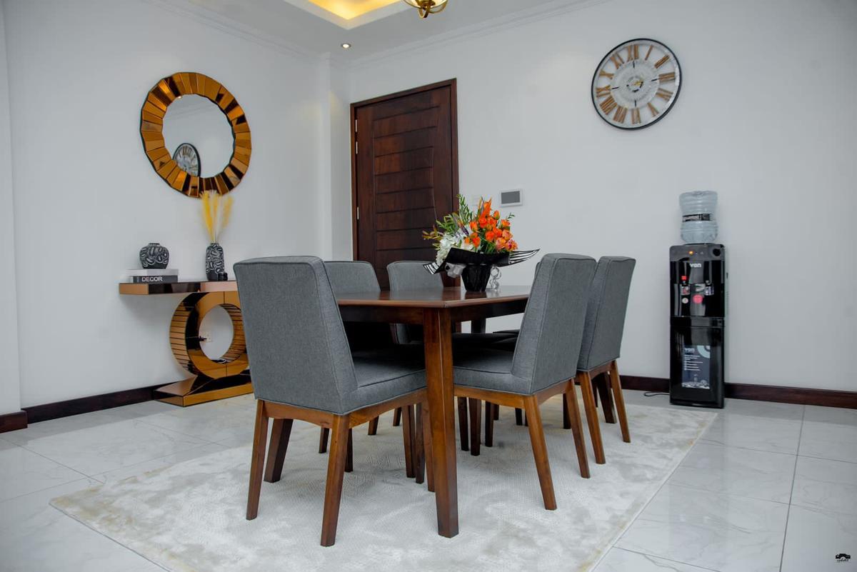 Serviced 2 Bed Apartment with En Suite at Brookside - 14