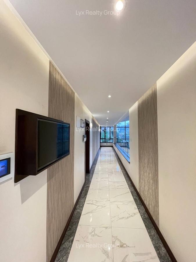 5 Bed Villa with En Suite in Spring Valley - 12