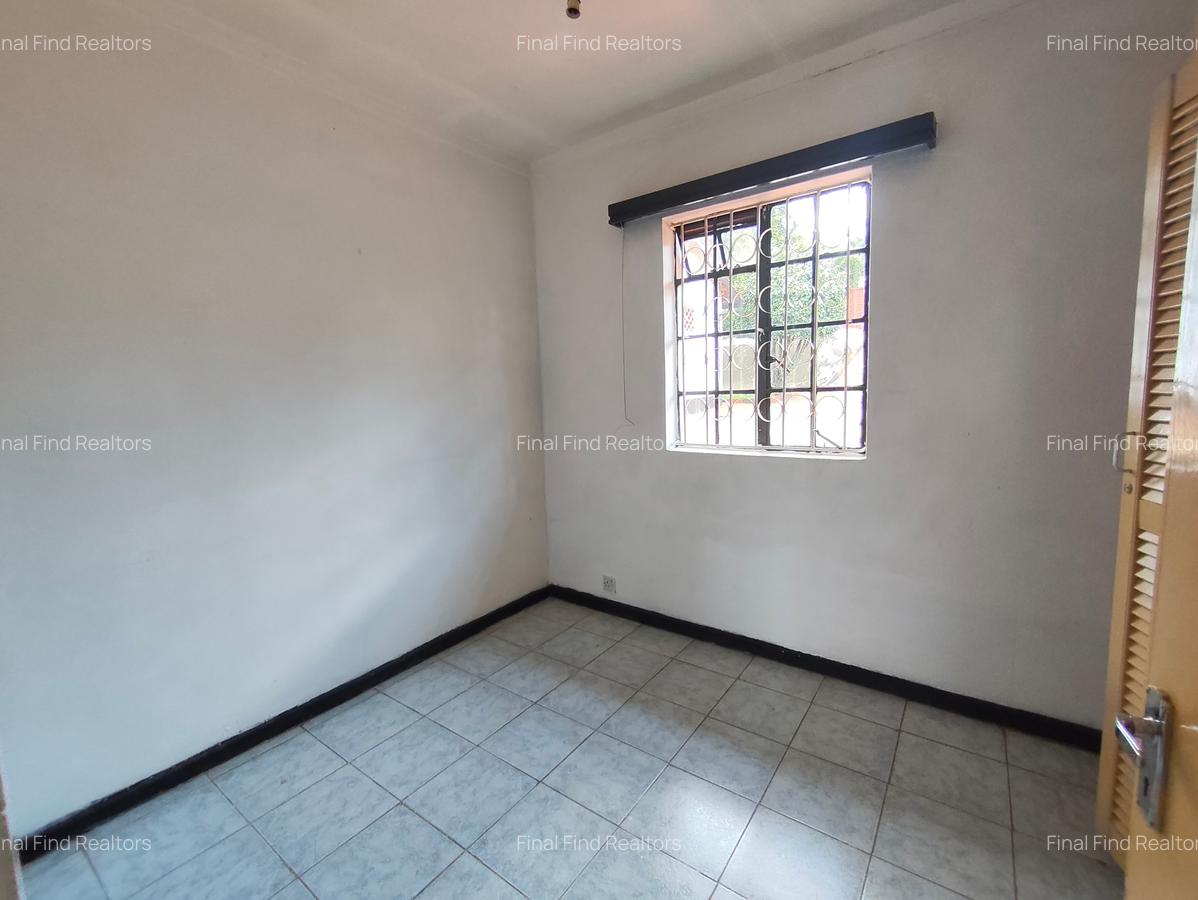 4 Bed House with En Suite in Loresho - 5